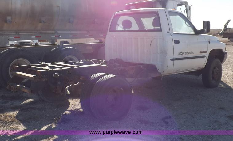 image for item F6312 2002 Dodge Ram 3500 pickup truck cab and chassis