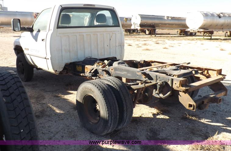 image for item F6312 2002 Dodge Ram 3500 pickup truck cab and chassis