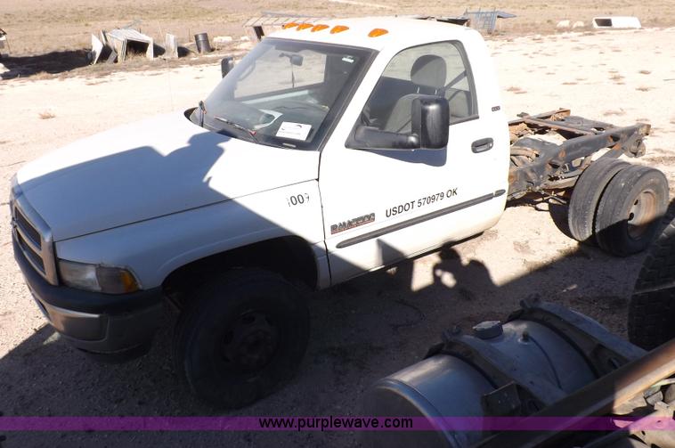 image for item F6312 2002 Dodge Ram 3500 pickup truck cab and chassis