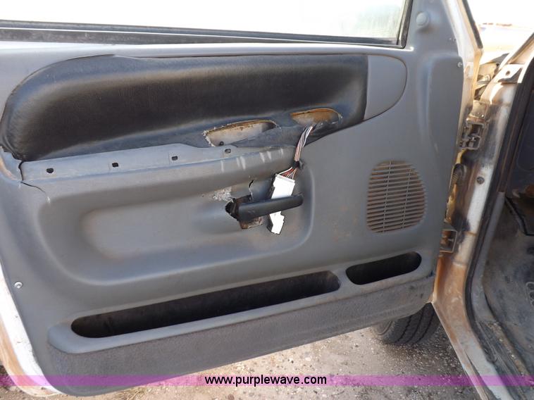 image for item F6312 2002 Dodge Ram 3500 pickup truck cab and chassis