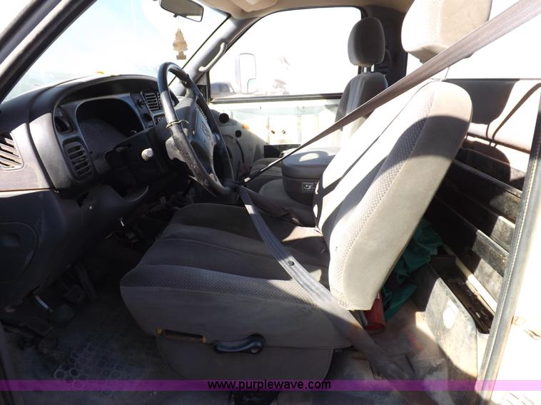 image for item F6312 2002 Dodge Ram 3500 pickup truck cab and chassis