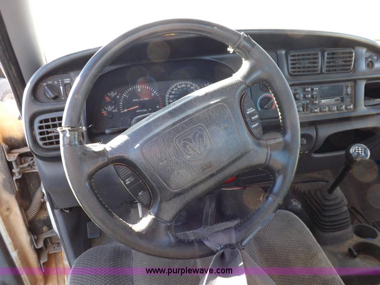 image for item F6312 2002 Dodge Ram 3500 pickup truck cab and chassis