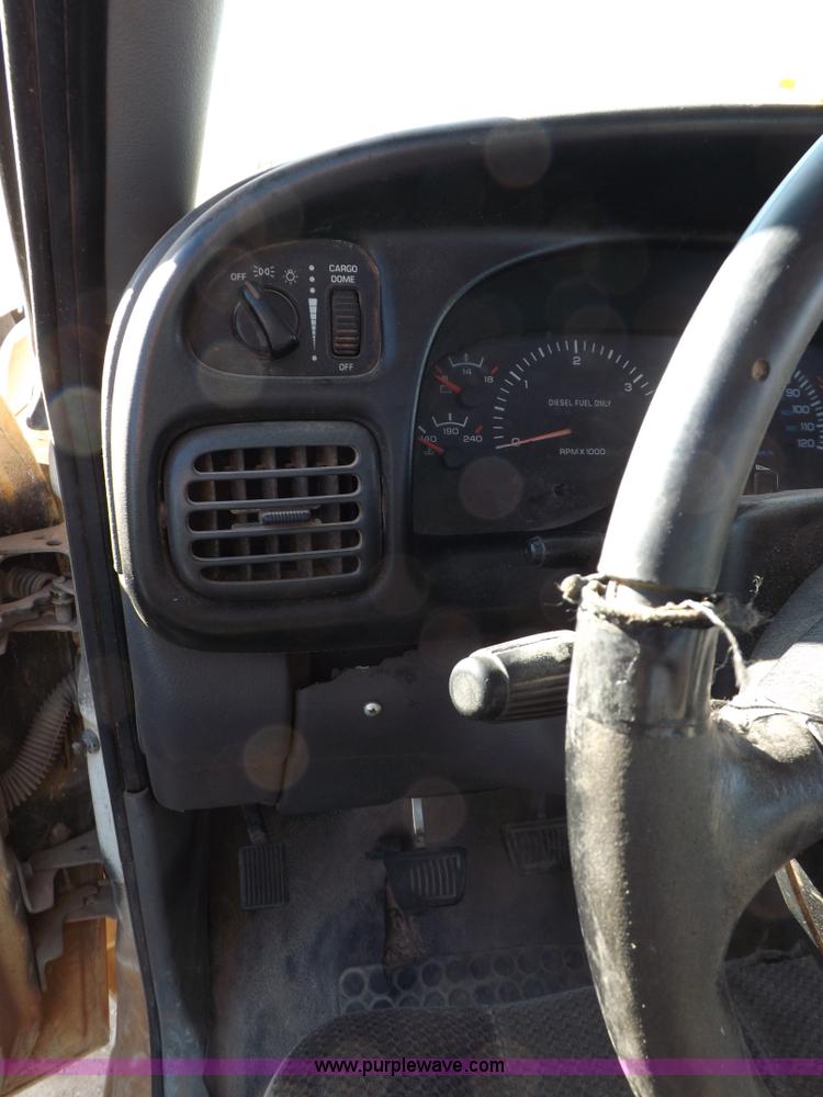 image for item F6312 2002 Dodge Ram 3500 pickup truck cab and chassis