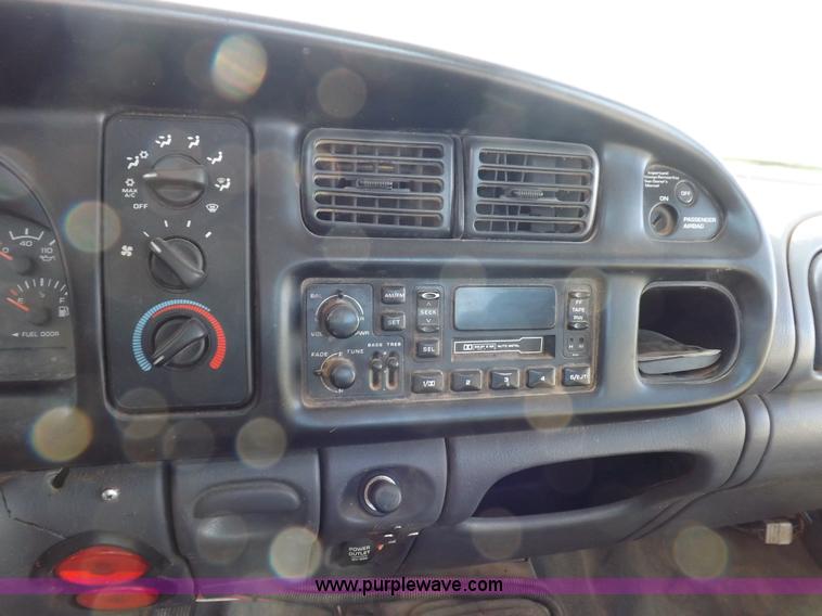 image for item F6312 2002 Dodge Ram 3500 pickup truck cab and chassis