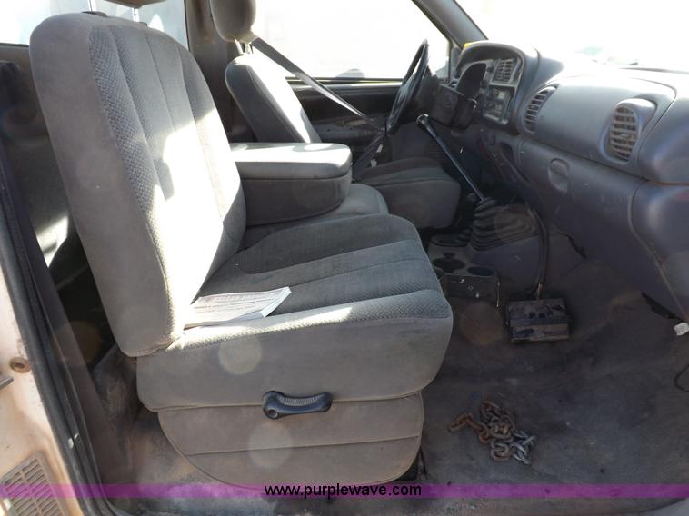 image for item F6312 2002 Dodge Ram 3500 pickup truck cab and chassis