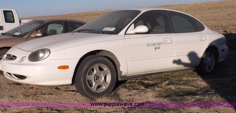 image for item F6317 1999 Ford Taurus SE
