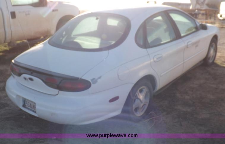 image for item F6317 1999 Ford Taurus SE
