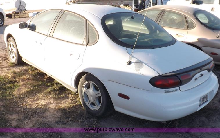 image for item F6317 1999 Ford Taurus SE