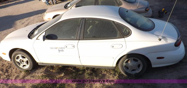 image for item F6317 1999 Ford Taurus SE
