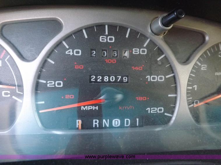 image for item F6317 1999 Ford Taurus SE