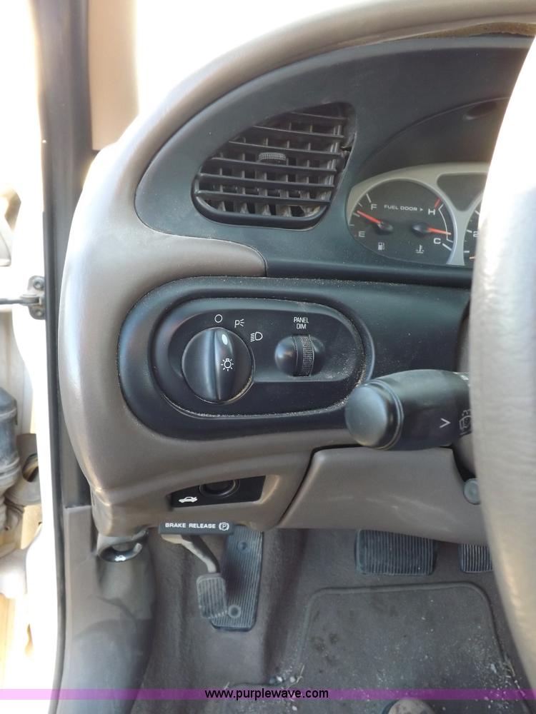 image for item F6317 1999 Ford Taurus SE