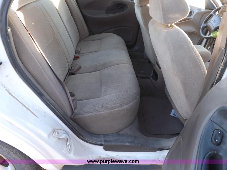 image for item F6317 1999 Ford Taurus SE