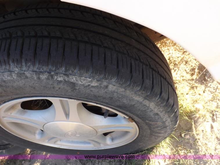 image for item F6317 1999 Ford Taurus SE