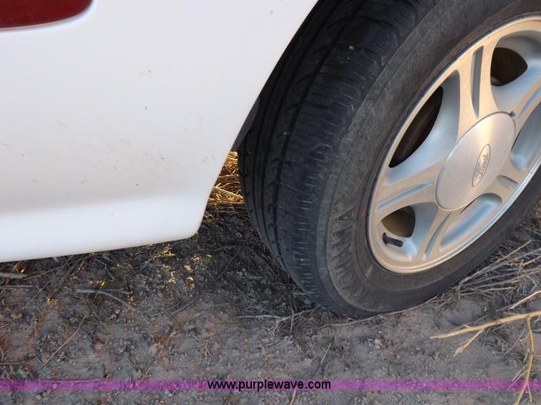 image for item F6317 1999 Ford Taurus SE