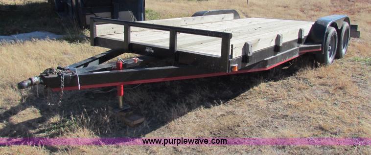 image for item V9404 2002 Ark City 18' tandem axle car trailer
