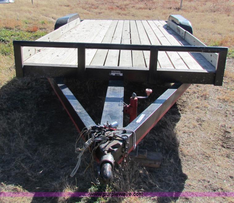 image for item V9404 2002 Ark City 18' tandem axle car trailer