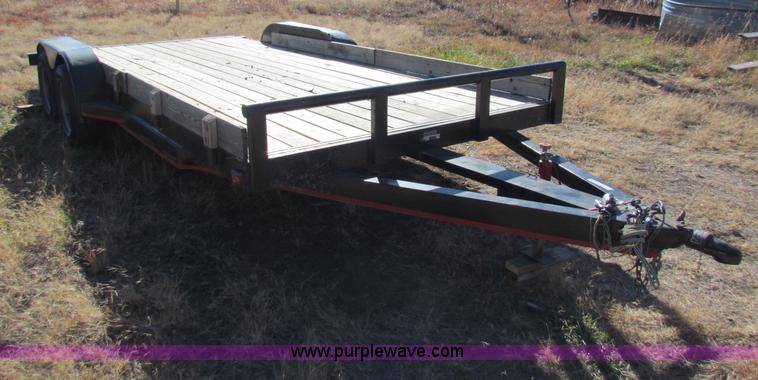 image for item V9404 2002 Ark City 18' tandem axle car trailer