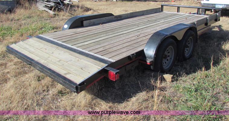 image for item V9404 2002 Ark City 18' tandem axle car trailer