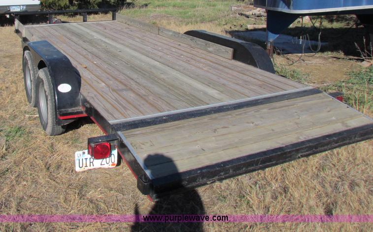 image for item V9404 2002 Ark City 18' tandem axle car trailer