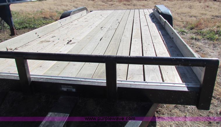 image for item V9404 2002 Ark City 18' tandem axle car trailer