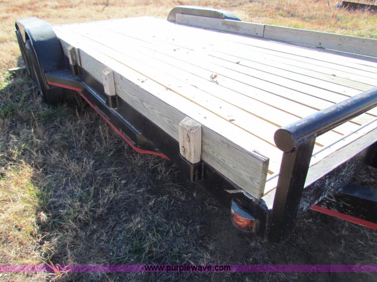 image for item V9404 2002 Ark City 18' tandem axle car trailer