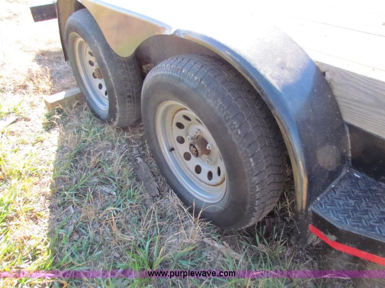 image for item V9404 2002 Ark City 18' tandem axle car trailer