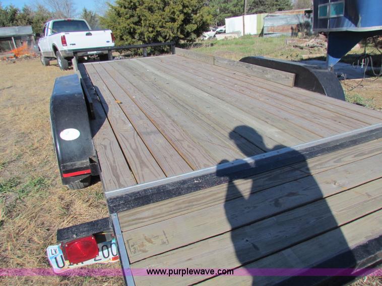 image for item V9404 2002 Ark City 18' tandem axle car trailer