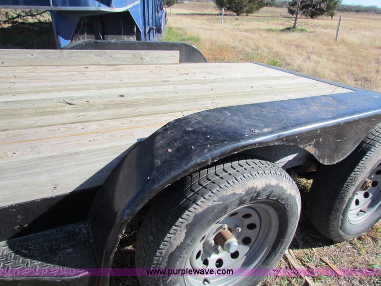 image for item V9404 2002 Ark City 18' tandem axle car trailer