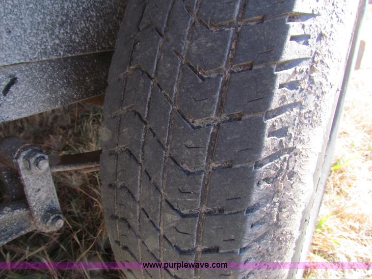 image for item V9404 2002 Ark City 18' tandem axle car trailer