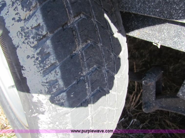 image for item V9404 2002 Ark City 18' tandem axle car trailer