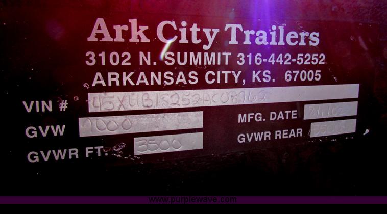 image for item V9404 2002 Ark City 18' tandem axle car trailer