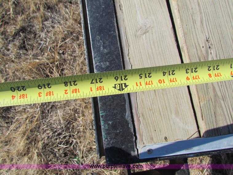 image for item V9404 2002 Ark City 18' tandem axle car trailer