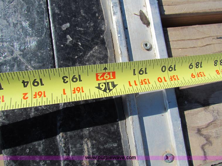 image for item V9404 2002 Ark City 18' tandem axle car trailer