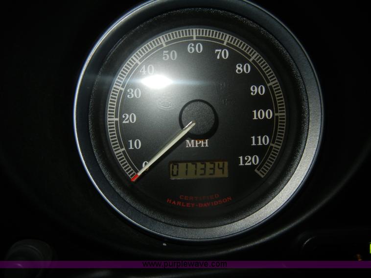 image for item V9977 2001 Harley Davidson USA Ultra Classic motorcycle