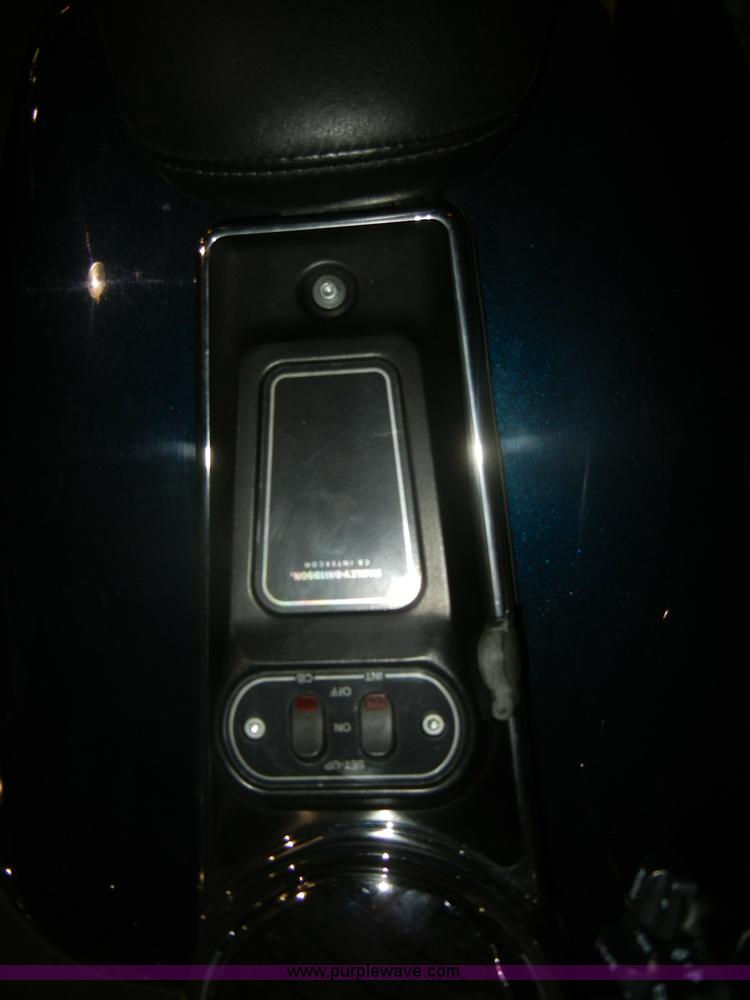 image for item V9977 2001 Harley Davidson USA Ultra Classic motorcycle