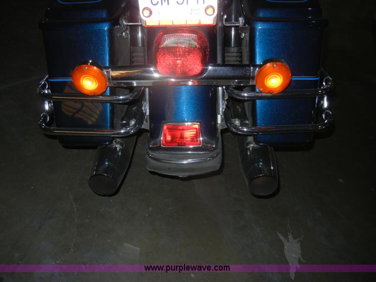 image for item V9977 2001 Harley Davidson USA Ultra Classic motorcycle