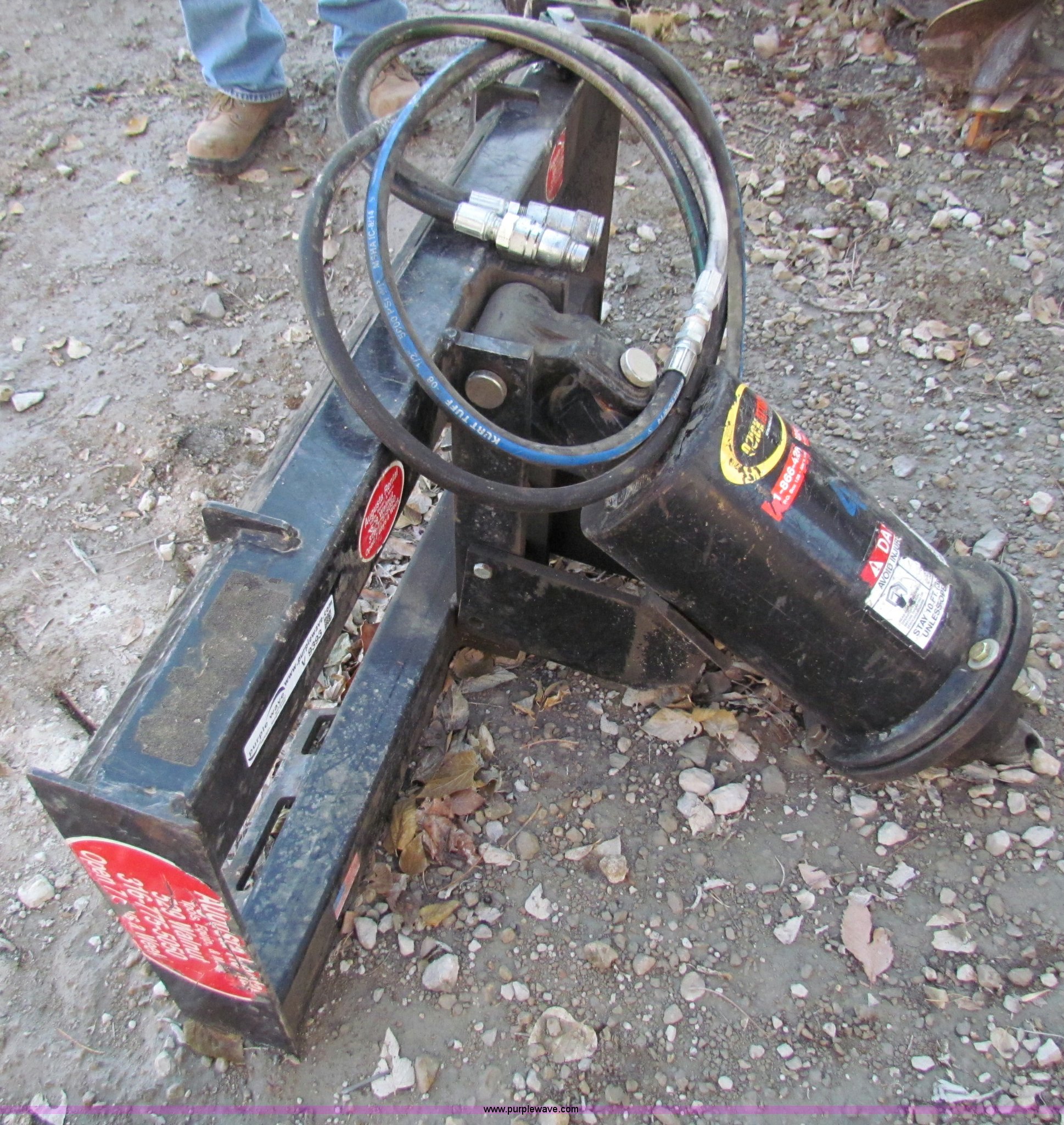 Quick attach skid steer post hole digger in Augusta, KS Item V9393