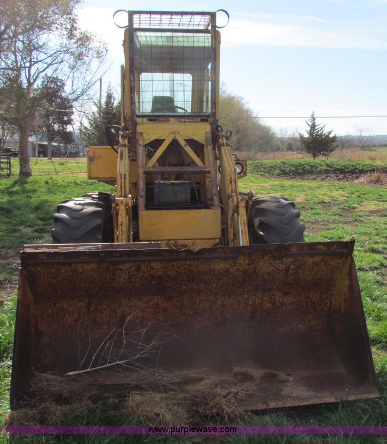 image for item B1665 International 3850D wheel loader