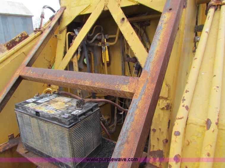 image for item B1665 International 3850D wheel loader