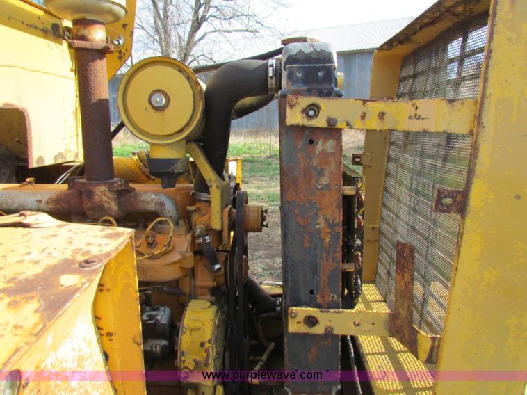 image for item B1665 International 3850D wheel loader