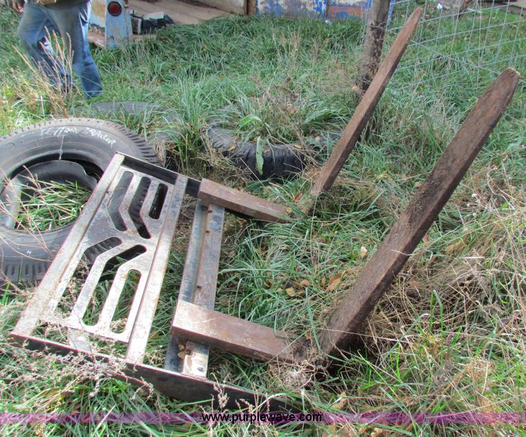 image for item B1666 Skid steer 48" forks