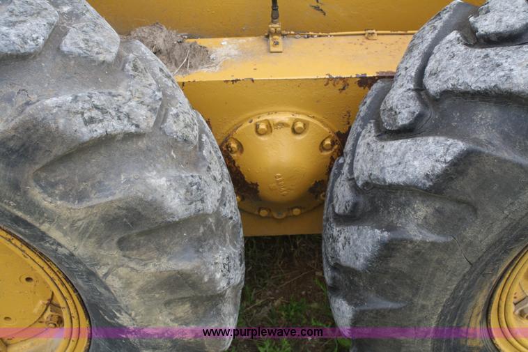 image for item B6703 Caterpillar 12 motor grader