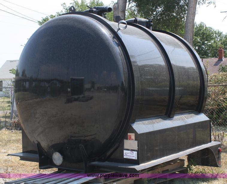 image for item B6791 2005 Progress 2,500 gallon aluminum vacuum tank bed