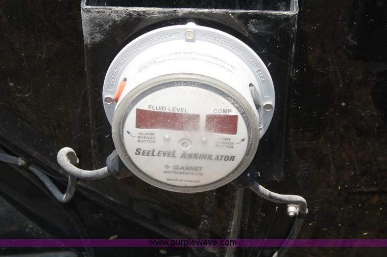 image for item B6791 2005 Progress 2,500 gallon aluminum vacuum tank bed