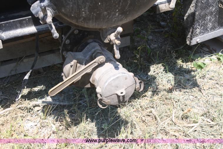 image for item B6791 2005 Progress 2,500 gallon aluminum vacuum tank bed