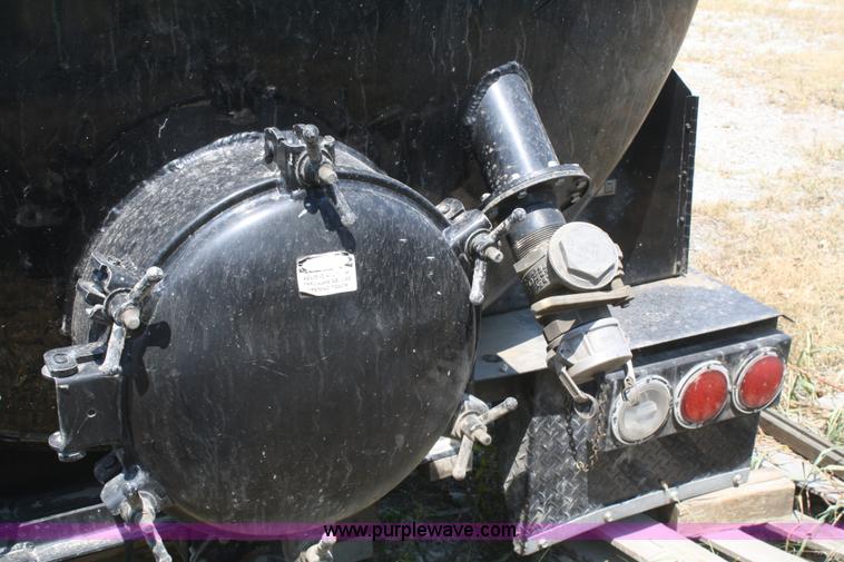 image for item B6791 2005 Progress 2,500 gallon aluminum vacuum tank bed