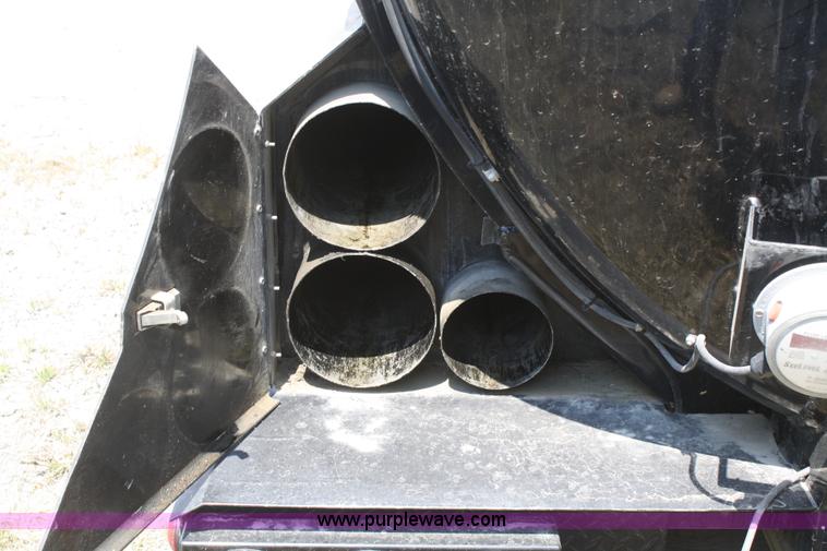 image for item B6791 2005 Progress 2,500 gallon aluminum vacuum tank bed