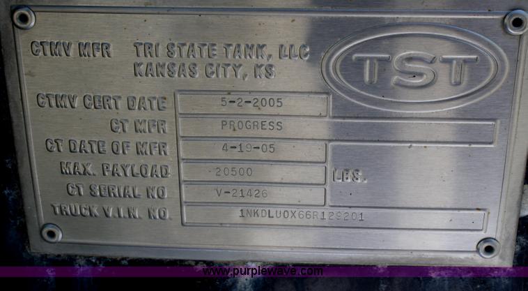 image for item B6791 2005 Progress 2,500 gallon aluminum vacuum tank bed