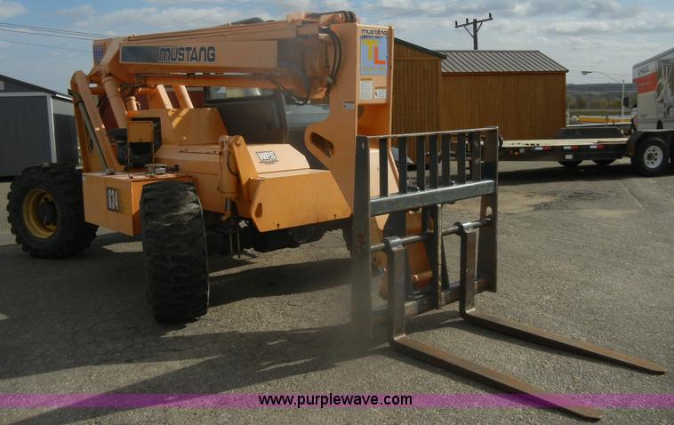 image for item D4652 2006 Mustang 634 telehandler