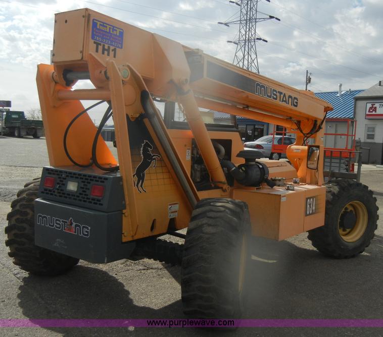 image for item D4652 2006 Mustang 634 telehandler